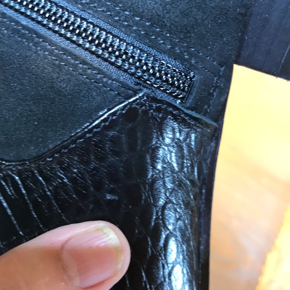 - ♥️ Taryn Rose ♥️…Women’s 7.5…Black Floriana Leather and Suede Ankle Boot… - Picture 16 of 16